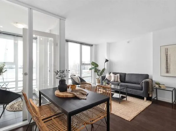 111 Georgia St W #2602, Vancouver, BC V6B 1T8