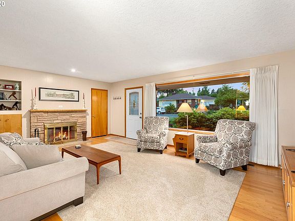 4th image of 4403 NE 39th St