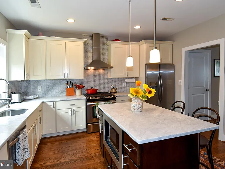 1528 Spring Pl NW — Photo 11
