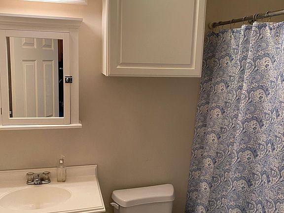 4th image of 4123 Woodland Dr