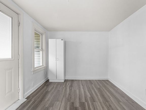 3rd image of 141 Front St