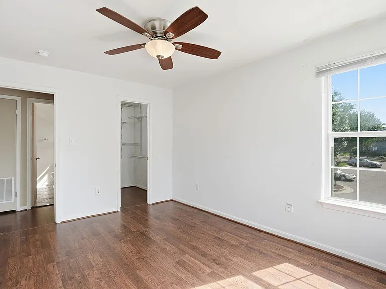 8633 Beekman Pl #33D — Photo 18