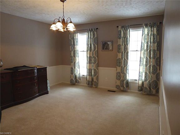 5th image of 11490 Foxhaven Dr