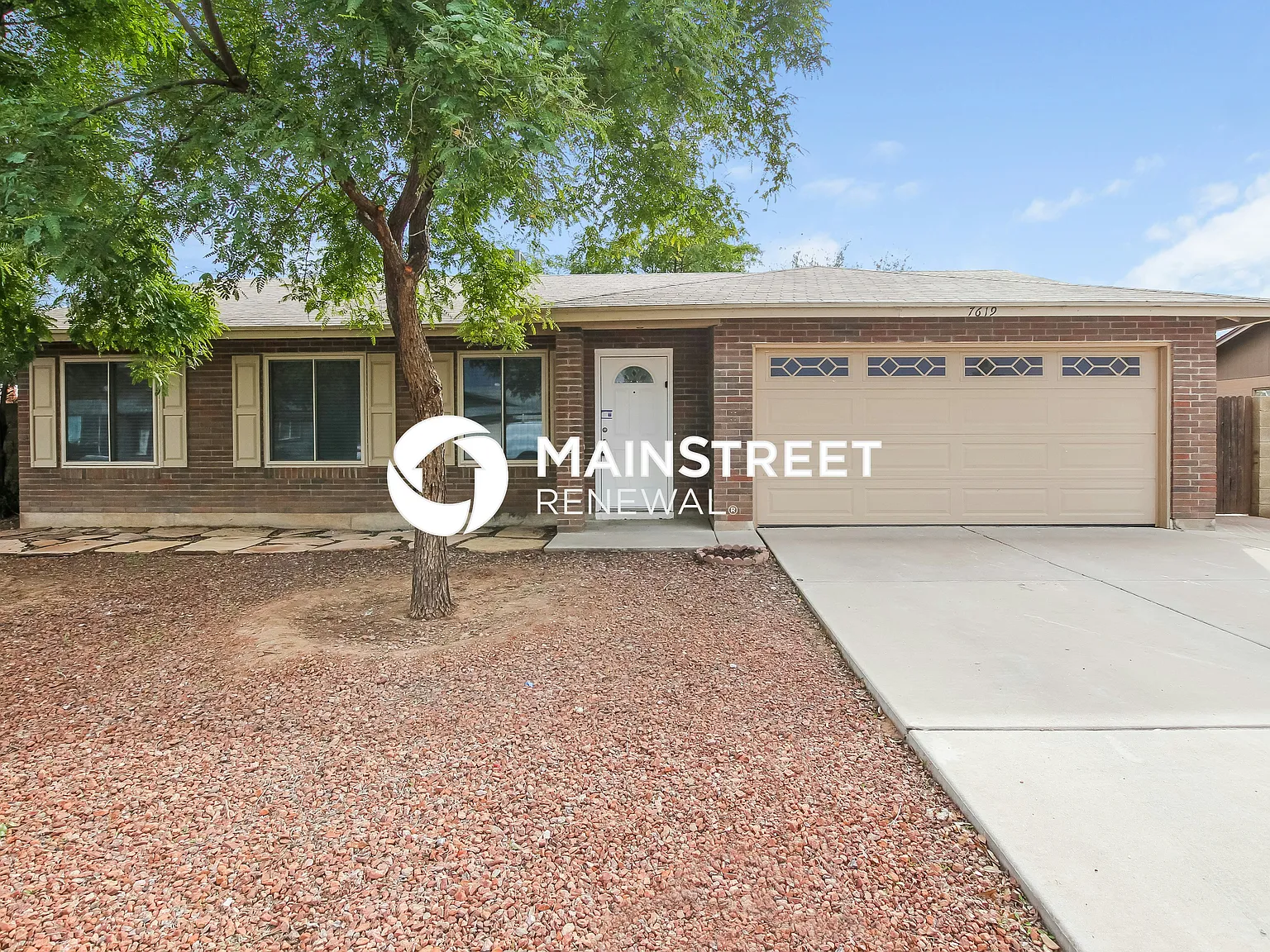 7619 W Hope Dr — Photo 1