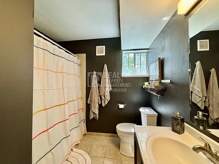 1127 Alcott St #C — Photo 9