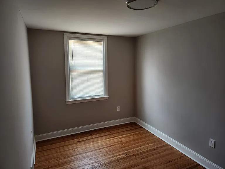 1834 Glenifer St — Photo 19