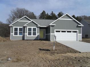 2460 Holmdene Ave NE, Grand Rapids, MI
