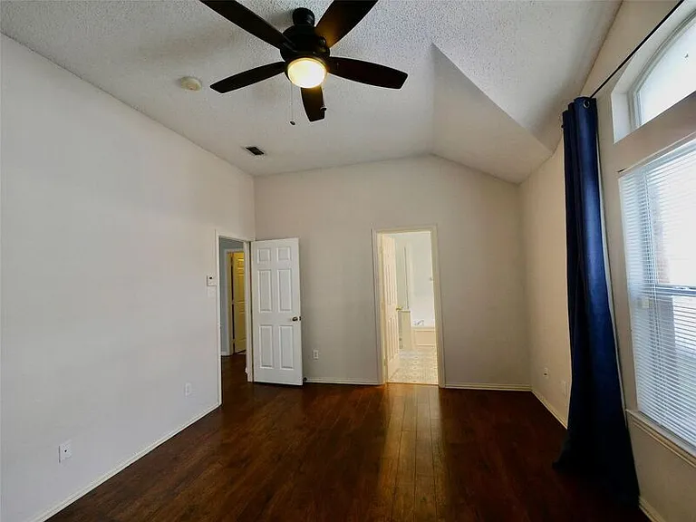 4502 Highlands Dr — Photo 15