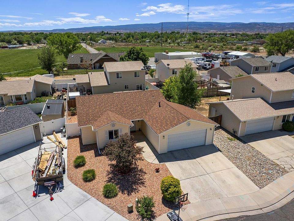 1st image of 382 Kathleen Cir