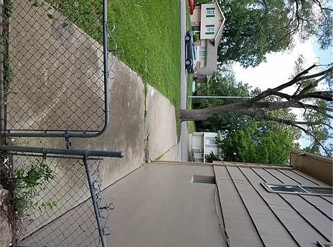 5th image of 5807 E 96th Ter