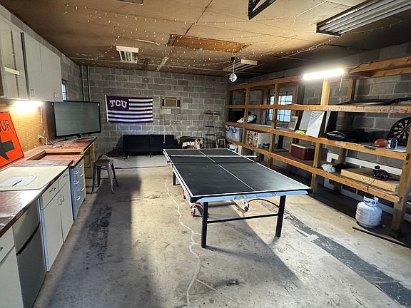 5th image of 2540 Wabash Ave