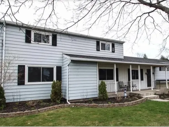 454 McCall Rd, Greece, NY 14616