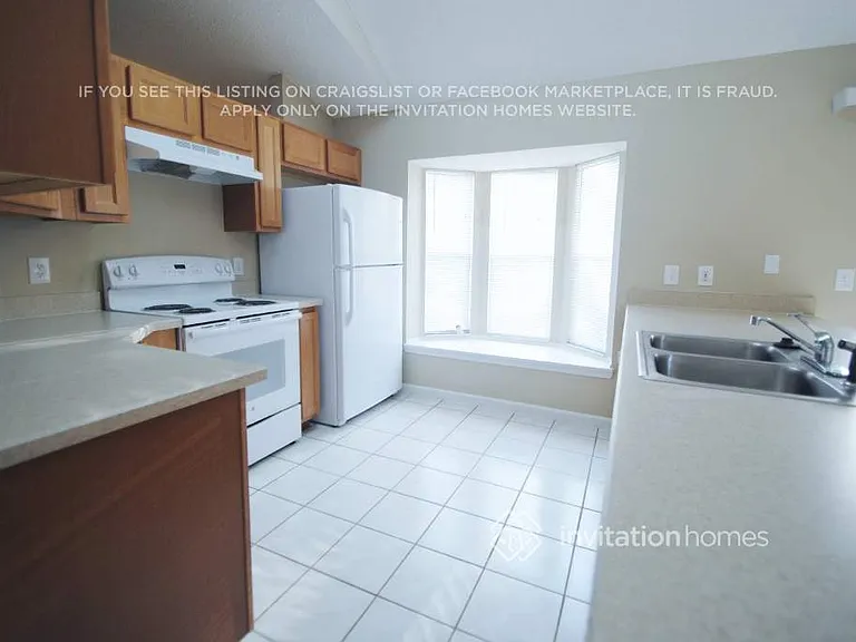 8030 Excalibur Ct — Photo 3