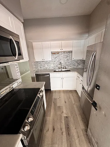 10811 Richmond Ave Photo 1