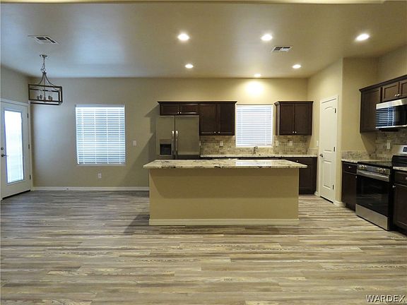 4th image of 3611 N Miller Avenue