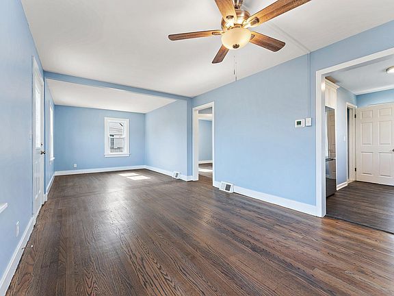 4th image of 8232 Taft St