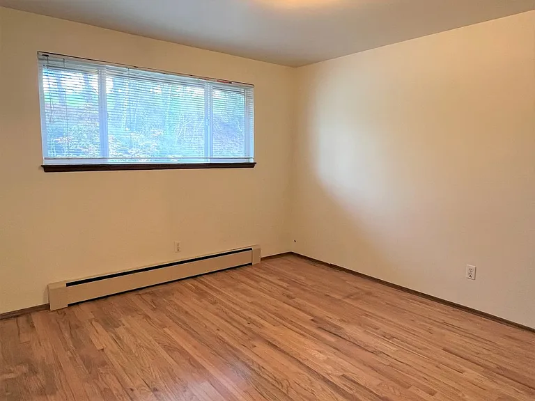 1484 S Columbian Way — Photo 8
