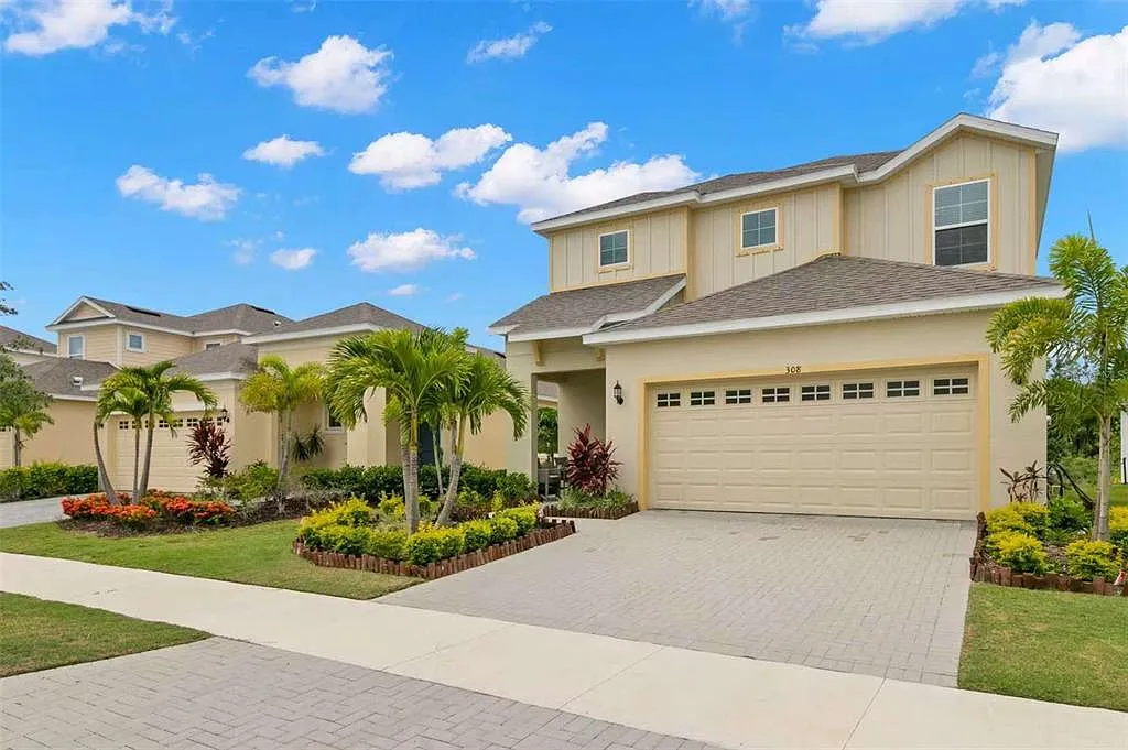 4 bed, 2.5 bath, 2115 sqft, $2,900 — Photo 2