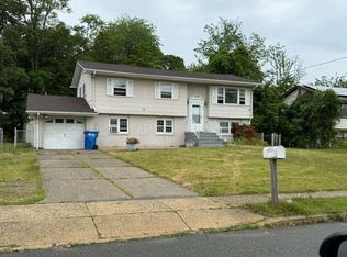 958 Utah Dr, Toms River, NJ 08753
