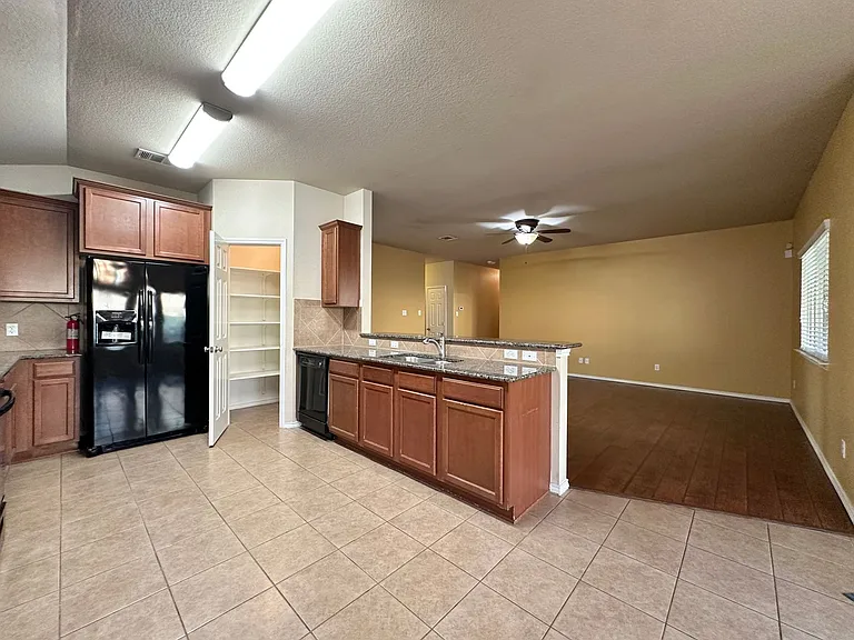 6806 Modesto Rd — Photo 7