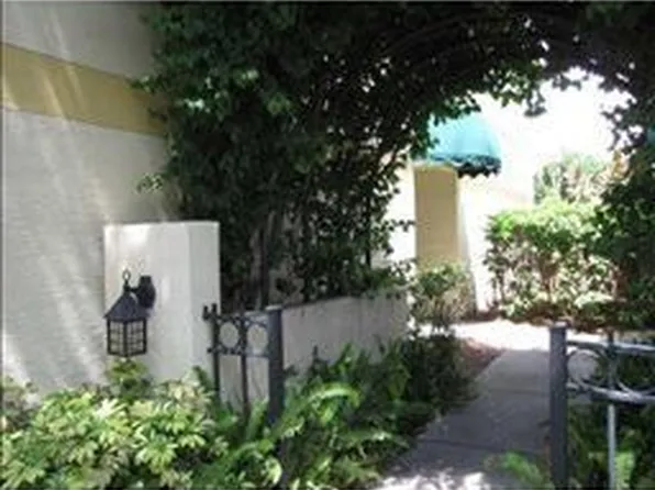 632 Arbor Lake Ln, Tampa, FL 33602