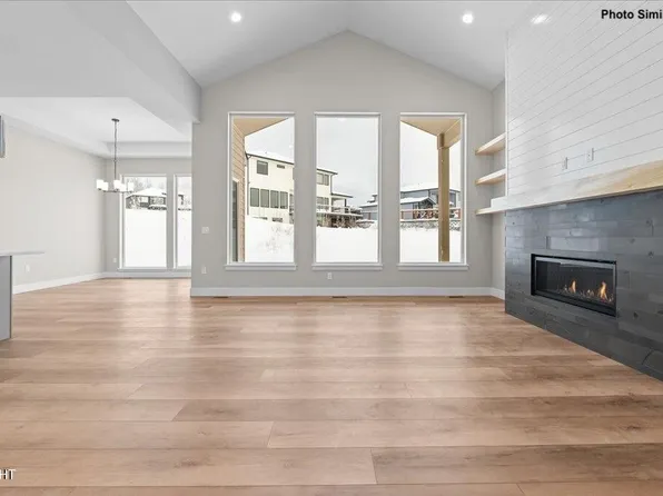 2529 S Sanctuary Dr, Palmer, AK 99645