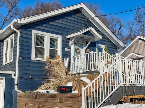 1226 55th St, Des Moines, IA 50311