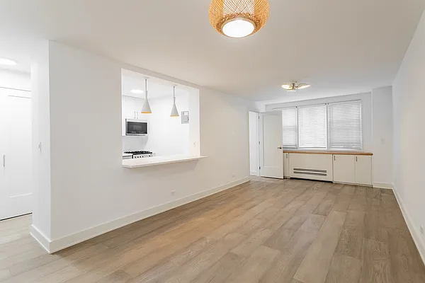 Rented by Bond New York | media 66