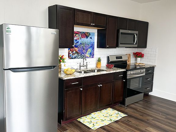 4th image of 320 E Dewey Pl APT 9