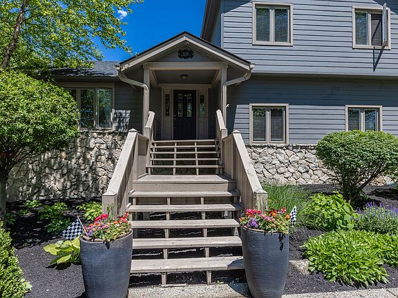 3rd image of 4406 Briarwood Dr