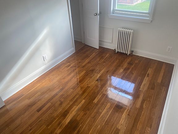 4th image of 68-66 Cloverdale Blvd #2B