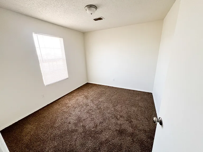 900 Scurry St #A — Photo 9