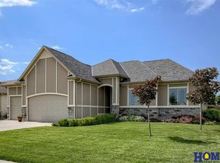 6722 Glass Ridge Dr, Lincoln, NE 68526