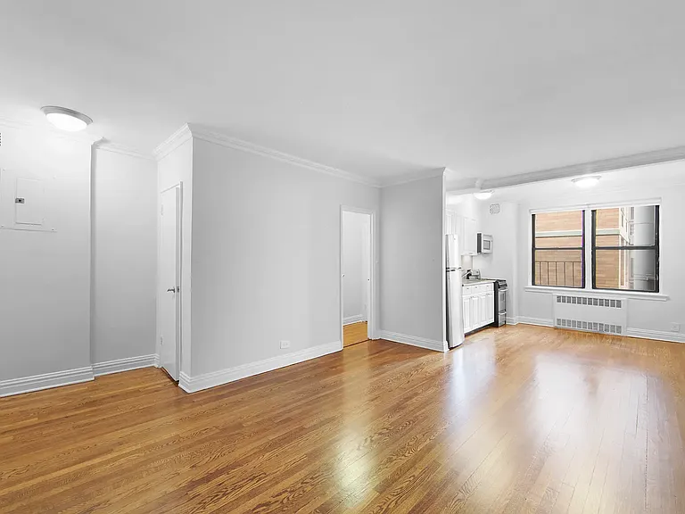 108 W 15th St #5J — Photo 4