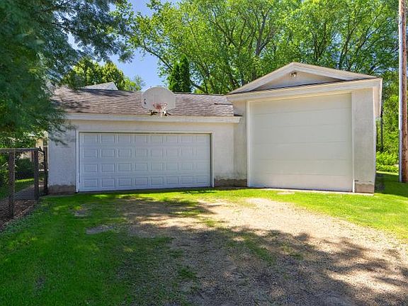 4th image of 2533 18th Ave E