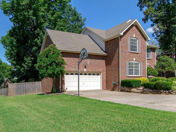 3rd image of 104 Crestside Ct