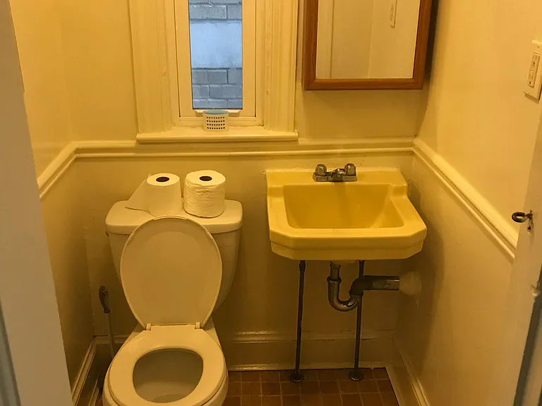 Powder Room: First Floor