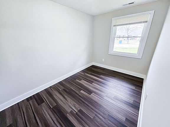 5th image of 4313 Baker Dr