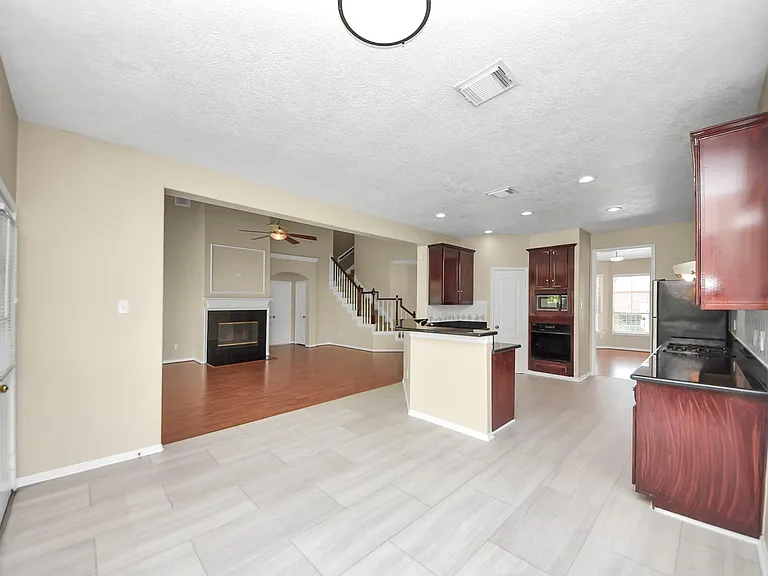 435 Leisure Dr — Photo 21