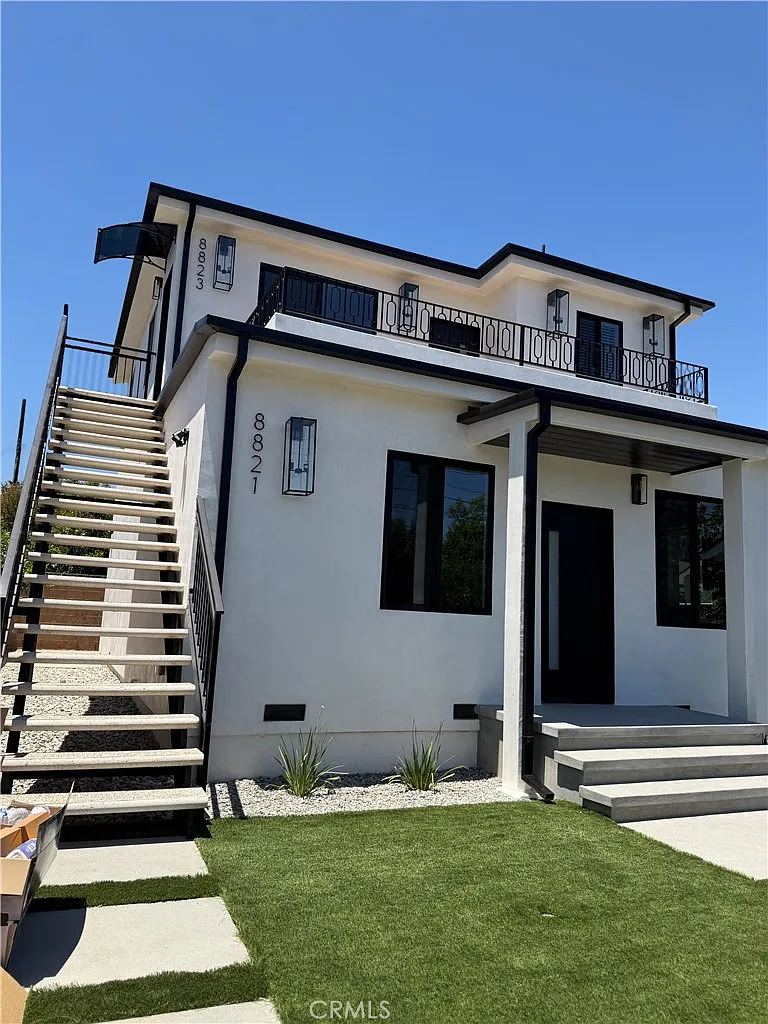 3 bed, 1108 sqft, $3,495 — Photo 4