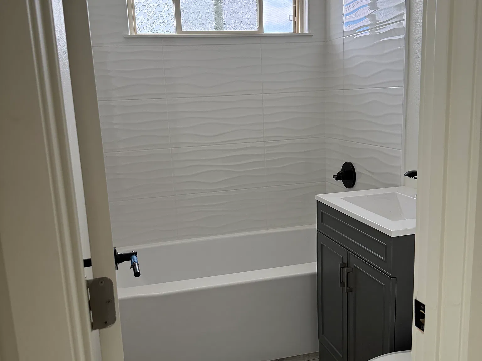 3 bed, 1244 sqft, $3,700 — Photo 4