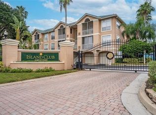 1205 Bay Club Cir, Rocky Point, FL 33607
