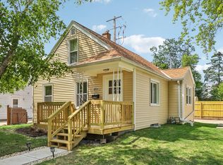 8904 W Montana Ave, West Allis, WI 53227