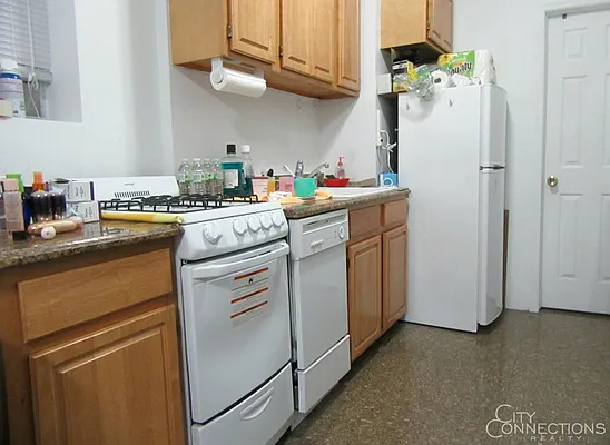 Rented by City Connections Realty | media 28