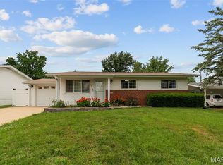 2135 Box Dr, Saint Louis, MO 63125