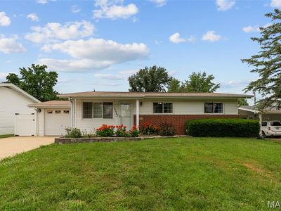 2135 Box Dr, Saint Louis, MO, 63125