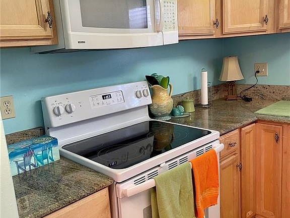 5th image of 2600 SE Ocean Blvd Unit Un Ii 7