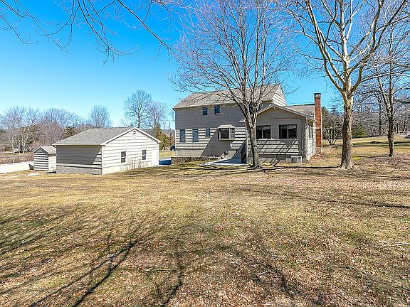 5th image of 48 Adams Dr