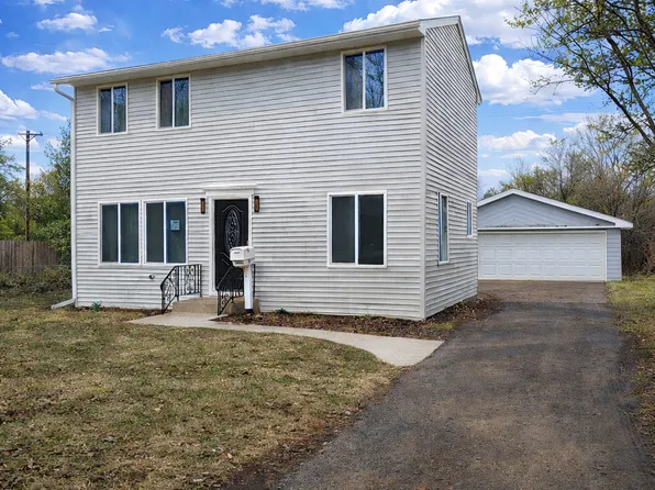 628 Mohawk Dr, Round Lake Heights, IL 60073