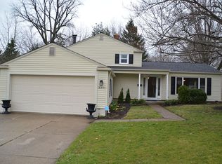 3301 Thomson Cir, Rocky River, OH 44116